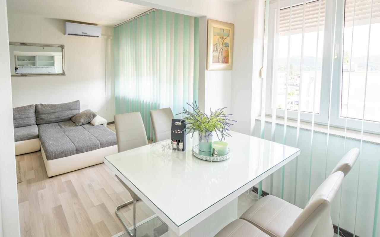 Apartamento Apartman M Knin Exterior foto