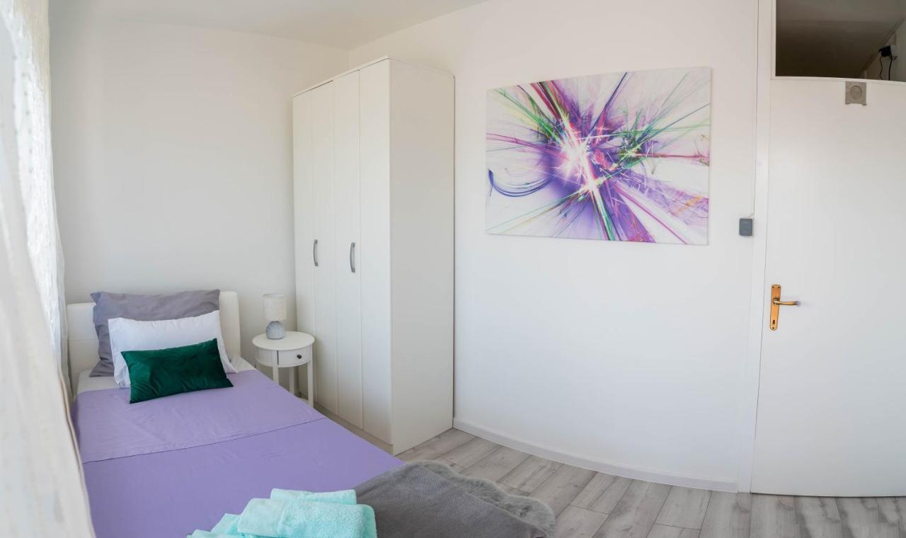 Apartamento Apartman M Knin Exterior foto