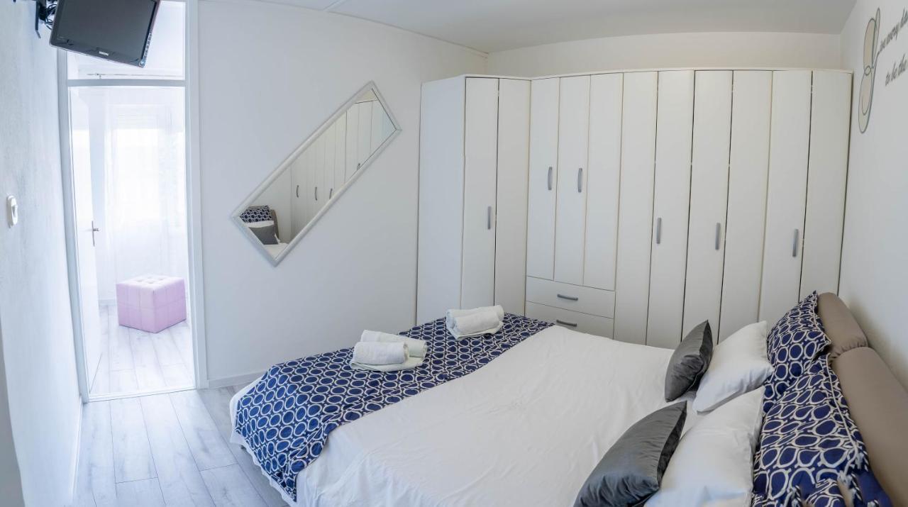 Apartamento Apartman M Knin Exterior foto