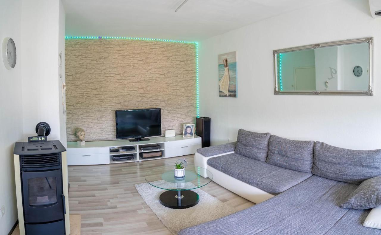 Apartamento Apartman M Knin Exterior foto