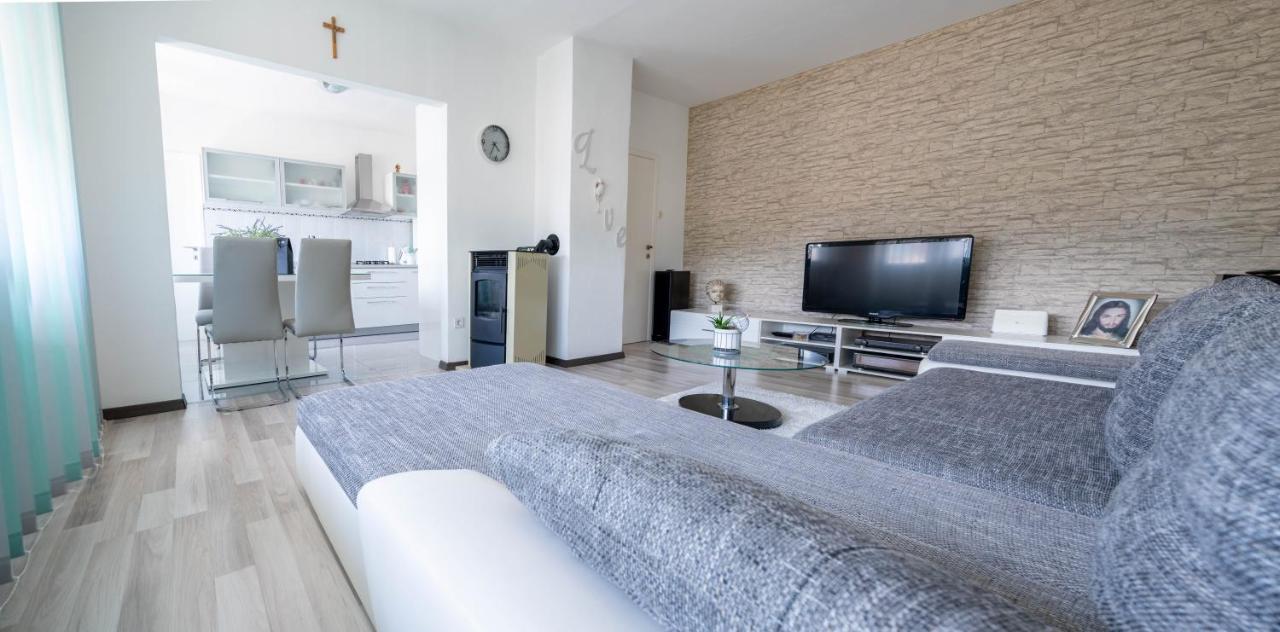 Apartamento Apartman M Knin Exterior foto