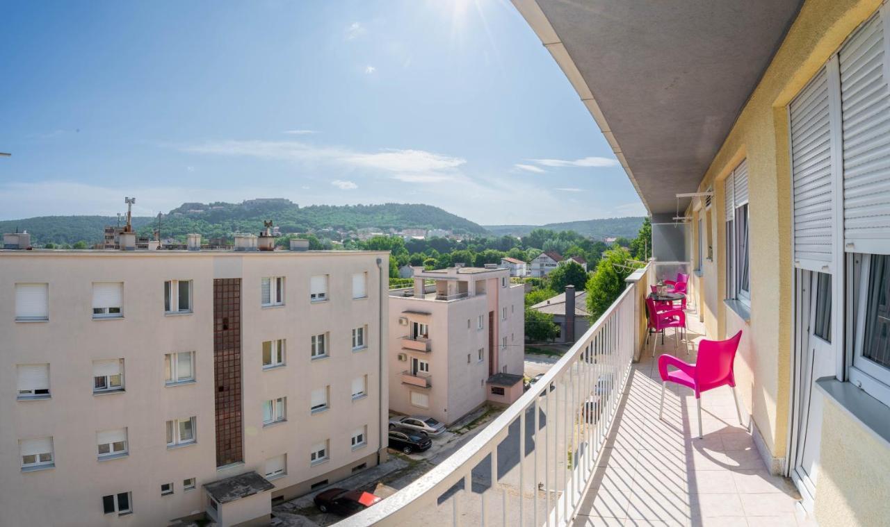 Apartamento Apartman M Knin Exterior foto